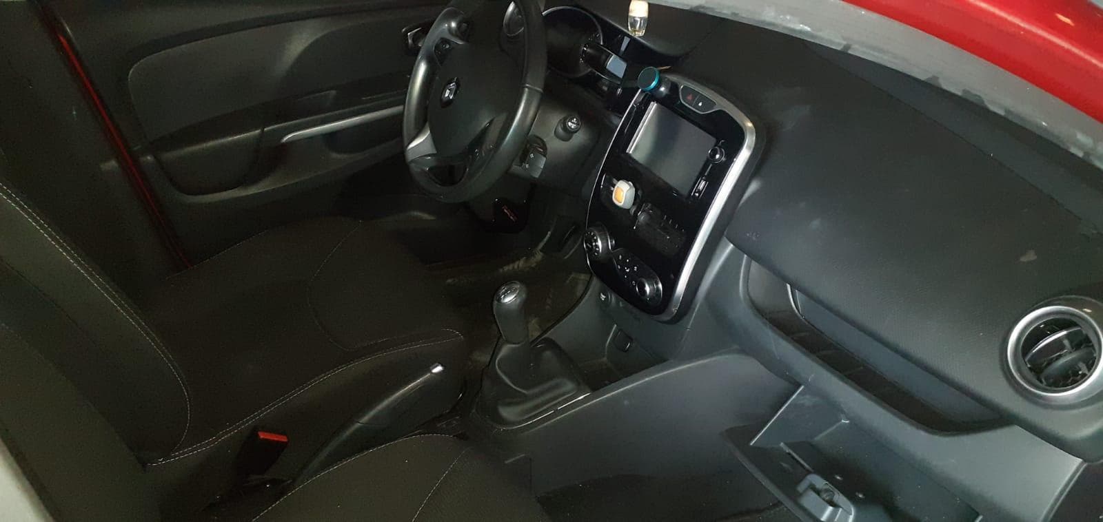 Renault Clio 1.5DCI · Ano 2015 — imagen 3