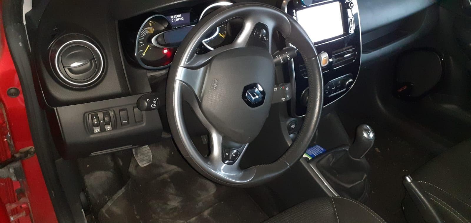 Renault Clio 1.5DCI · Ano 2015 — imagen 4