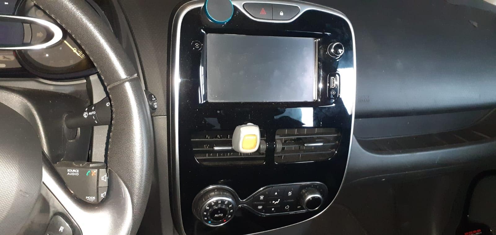 Renault Clio 1.5DCI · Ano 2015 — imagen 5