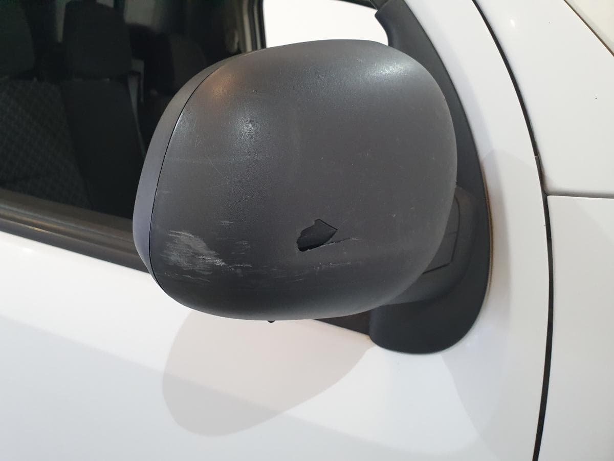 Renault Kangoo 1.5 DCI · Ano 2015 — image 13
