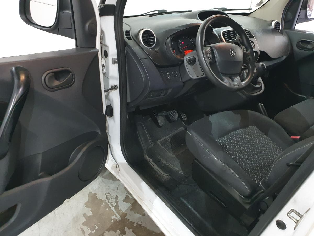 Renault Kangoo 1.5 DCI · Ano 2015 — image 18