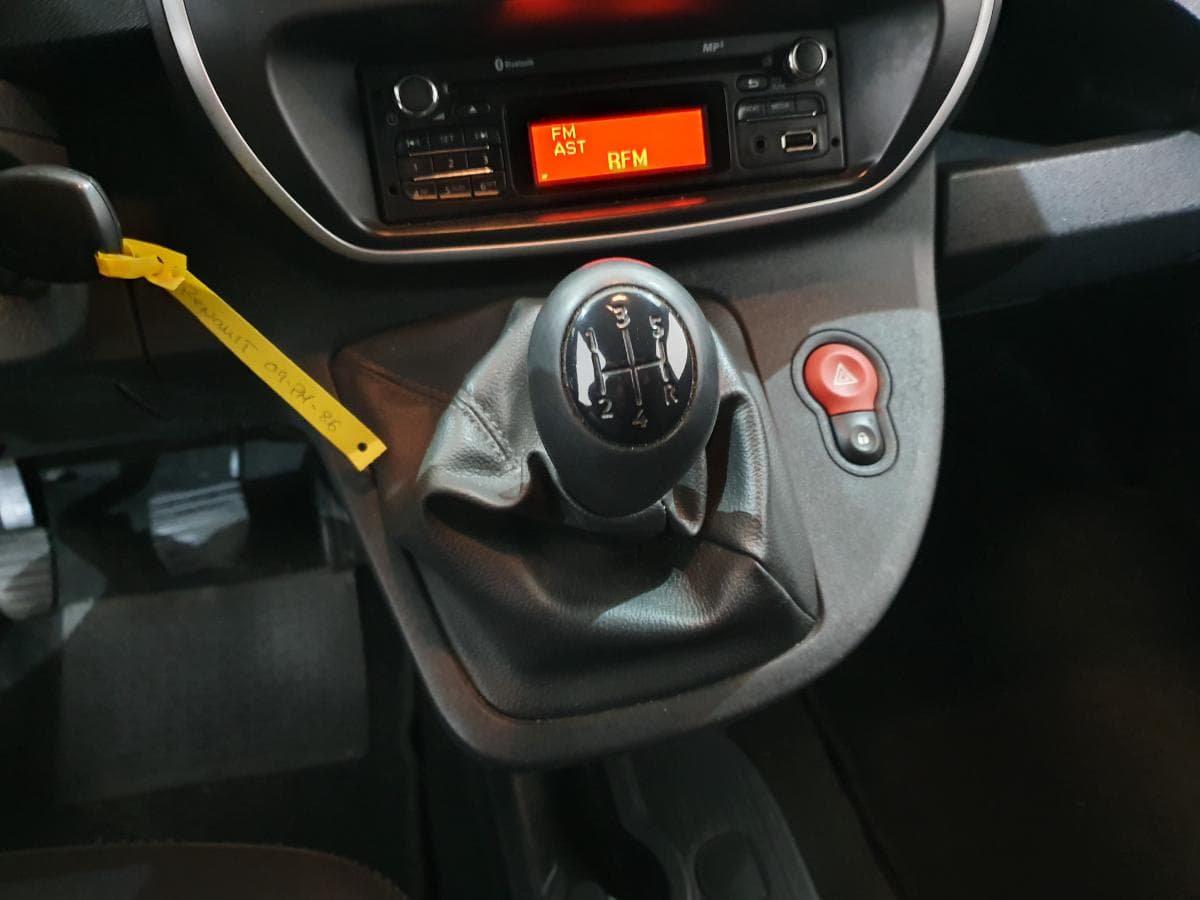 Renault Kangoo 1.5 DCI · Ano 2015 — image 26