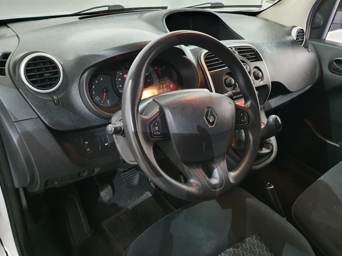 Renault Kangoo 1.5 DCI · Ano 2015 — image 28