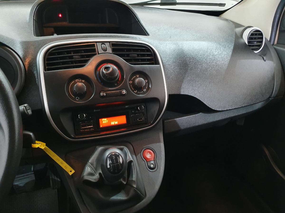 Renault Kangoo 1.5 DCI · Ano 2015 — image 33