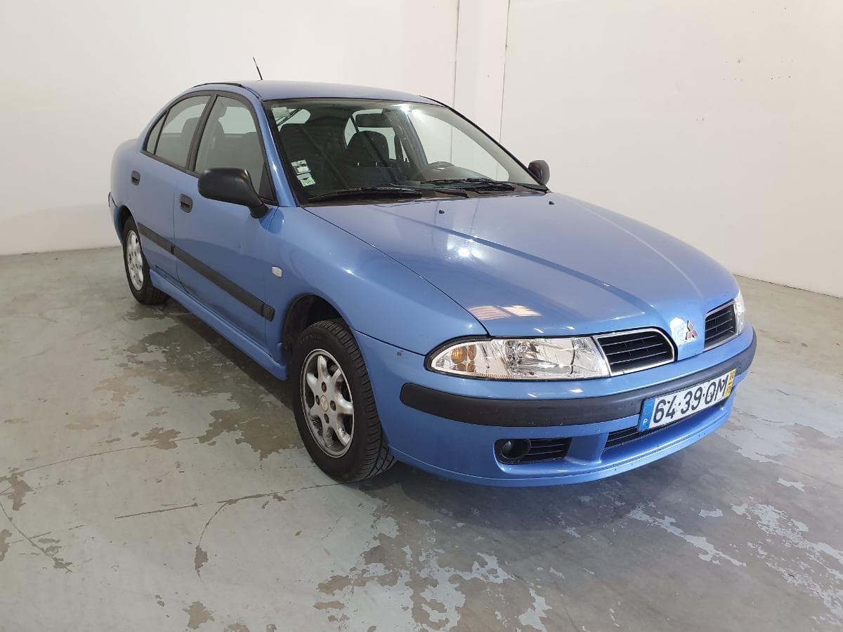 Mitsubishi Carisma 1.6 · Ano 2000 — imagen 2