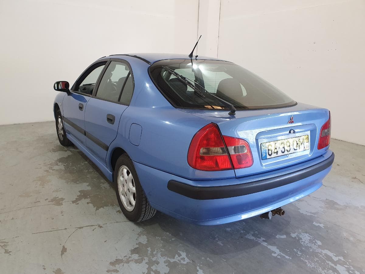 Mitsubishi Carisma 1.6 · Ano 2000 — imagen 6