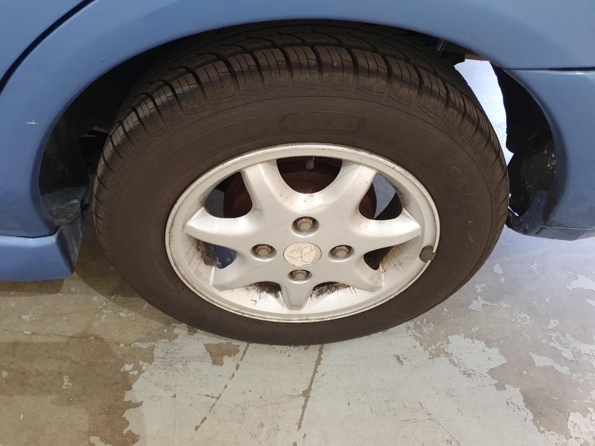 Mitsubishi Carisma 1.6 · Ano 2000 — imagen 20