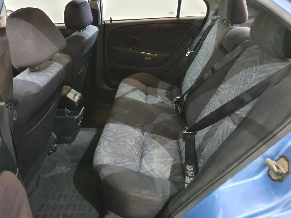 Mitsubishi Carisma 1.6 · Ano 2000 — imagen 23