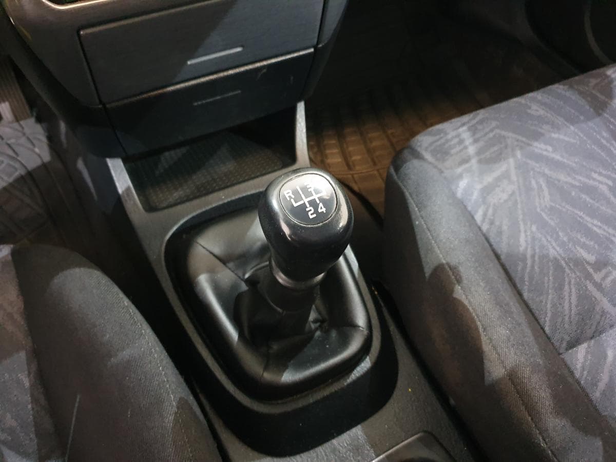 Mitsubishi Carisma 1.6 · Ano 2000 — imagen 29