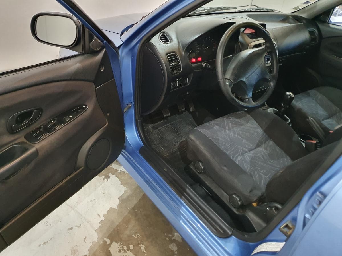 Mitsubishi Carisma 1.6 · Ano 2000 — imagen 22