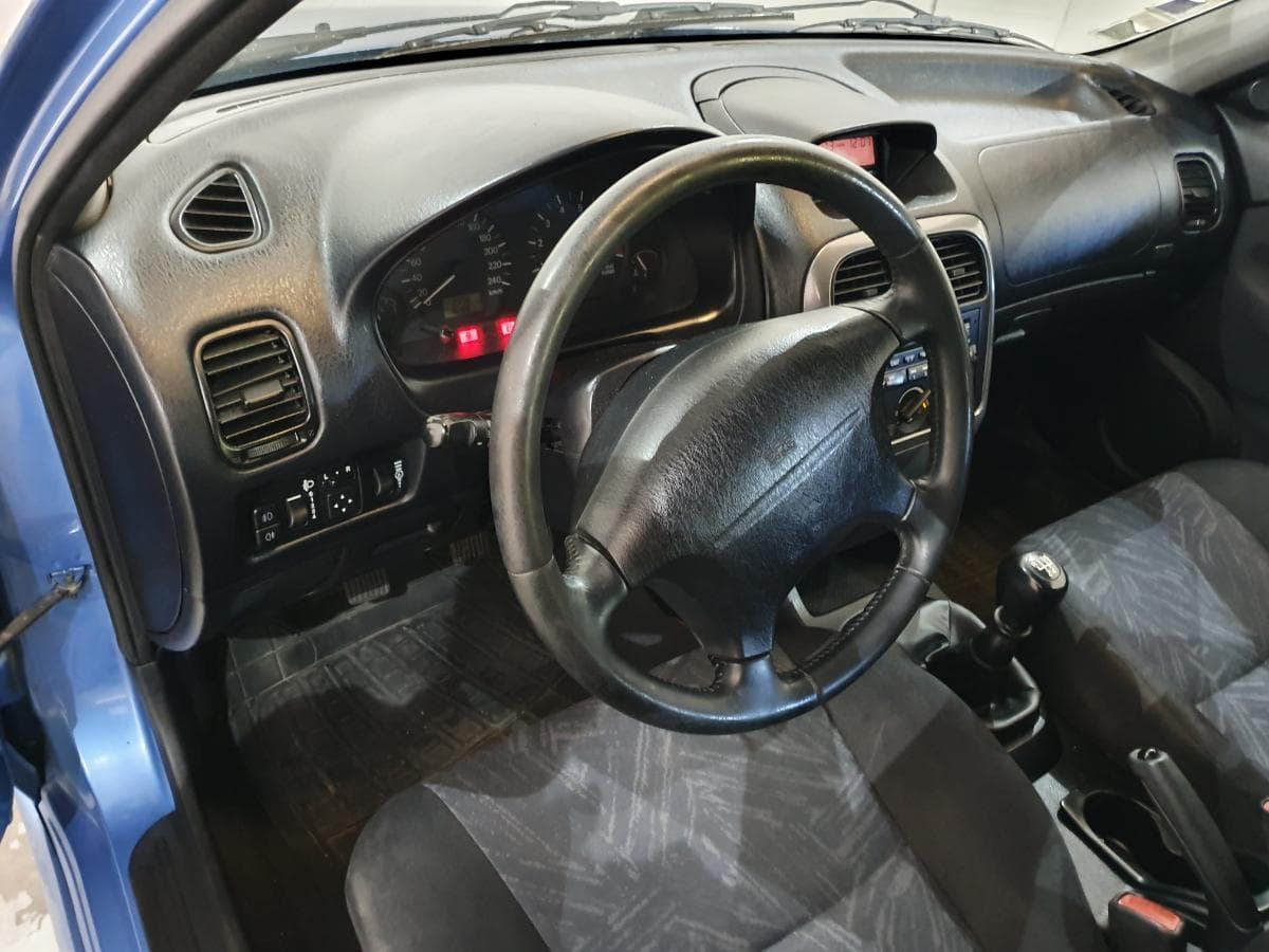 Mitsubishi Carisma 1.6 · Ano 2000 — imagen 38
