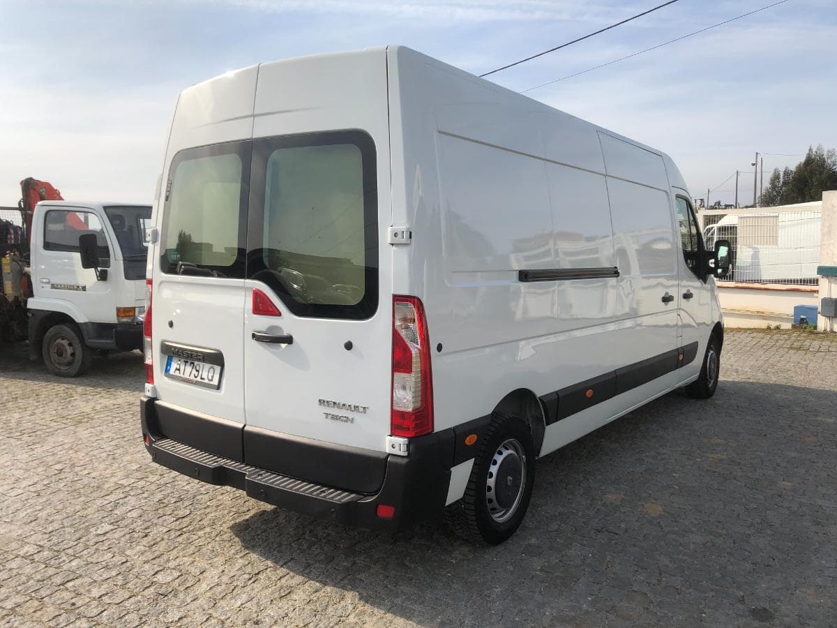 Renault Master · Ano 2017 — image 10