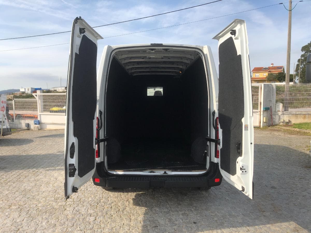 Renault Master · Ano 2017 — image 12
