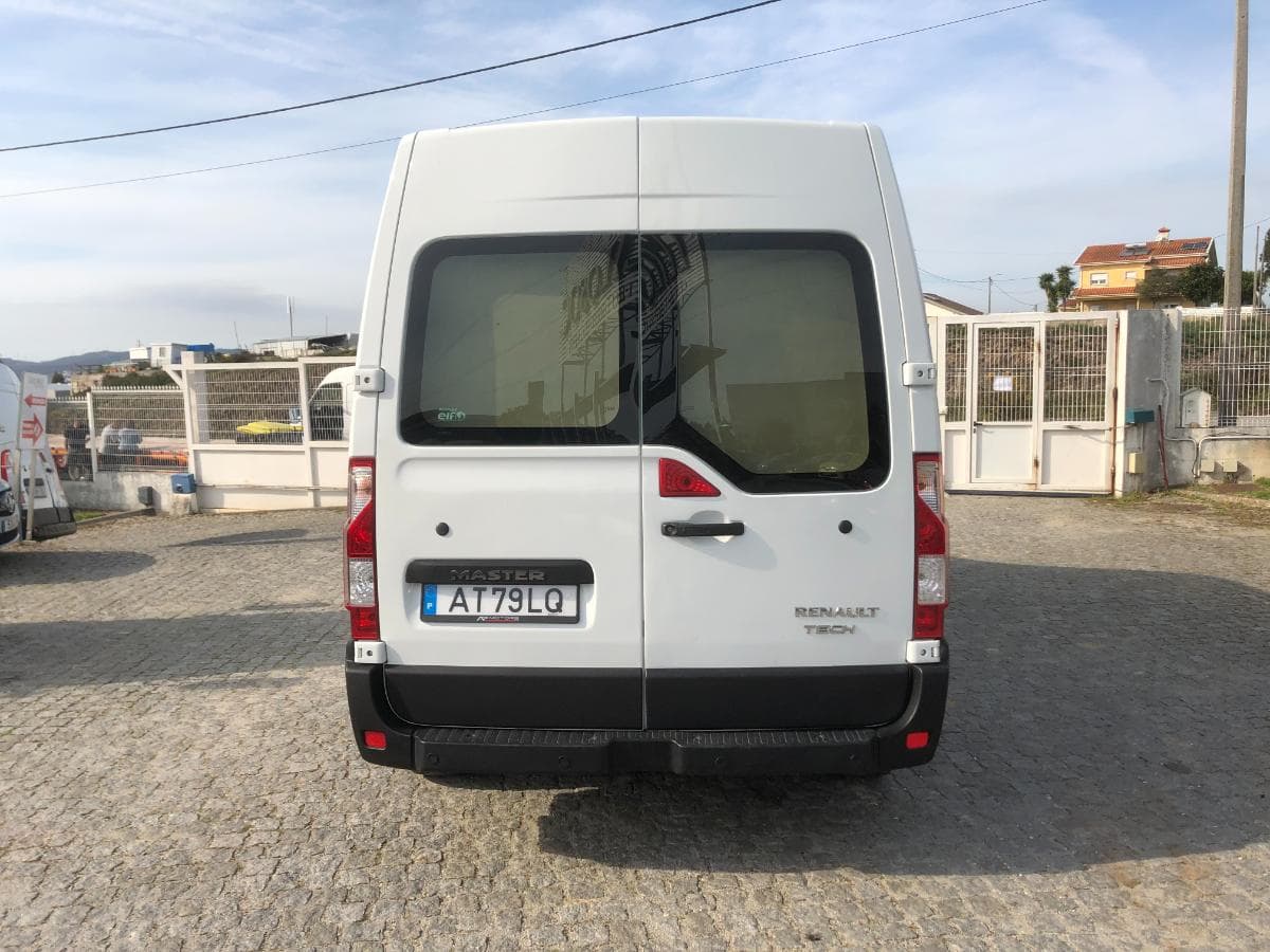 Renault Master · Ano 2017 — image 11