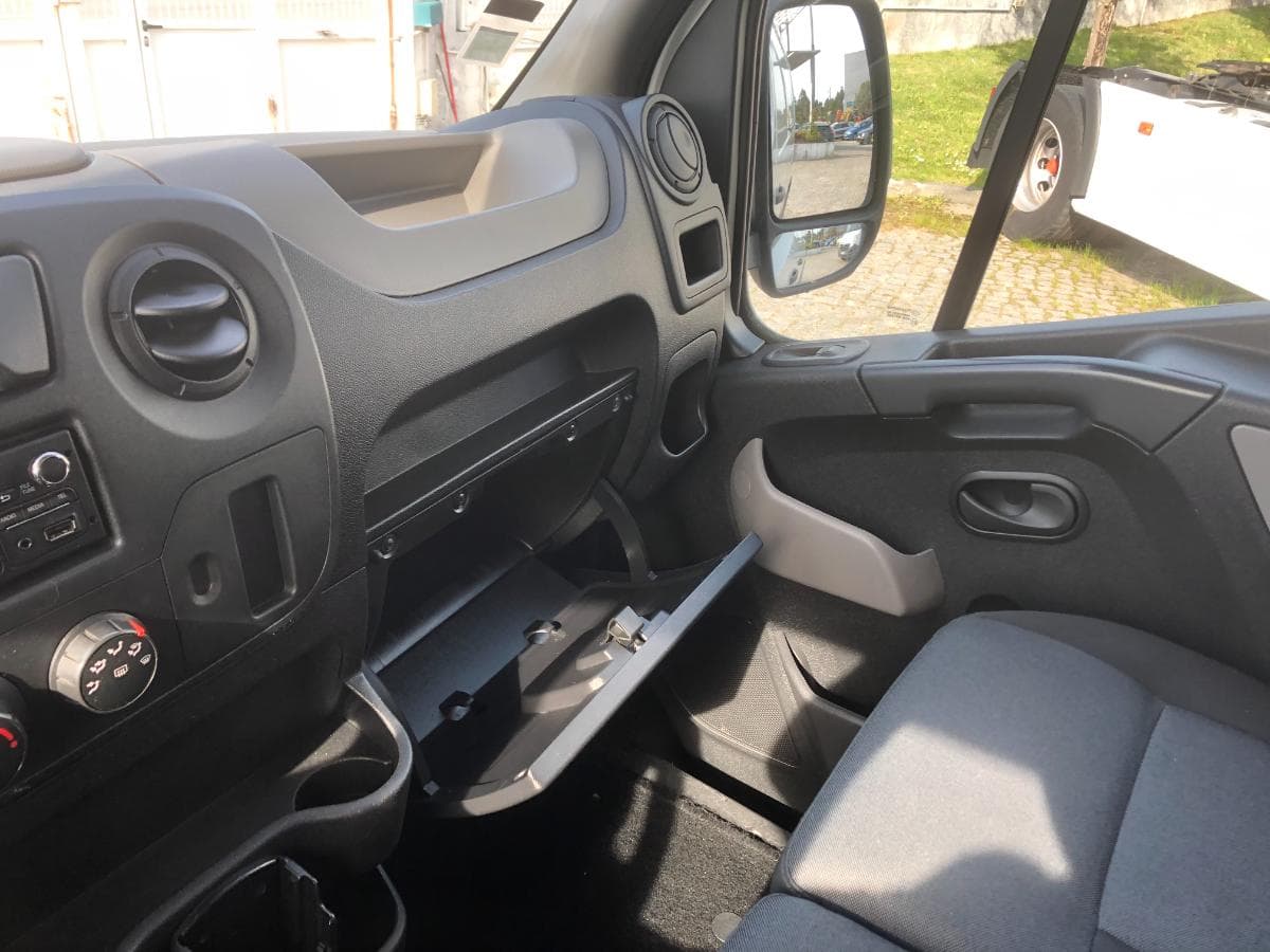 Renault Master · Ano 2017 — image 20