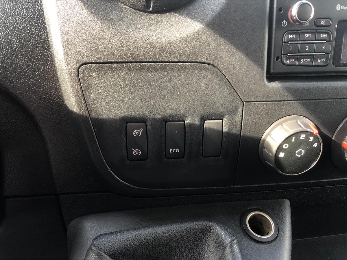 Renault Master · Ano 2017 — image 24