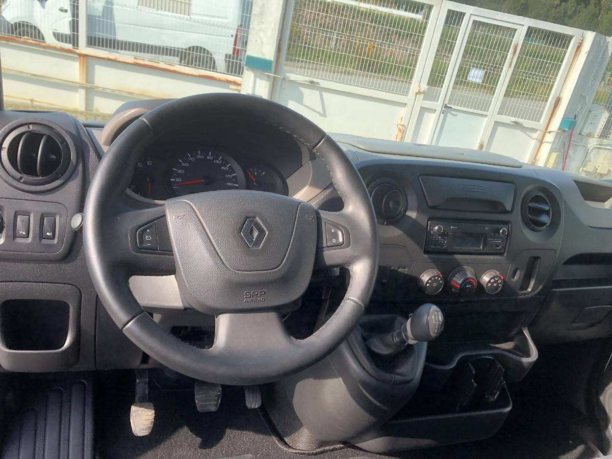 Renault Master · Ano 2017 — image 33
