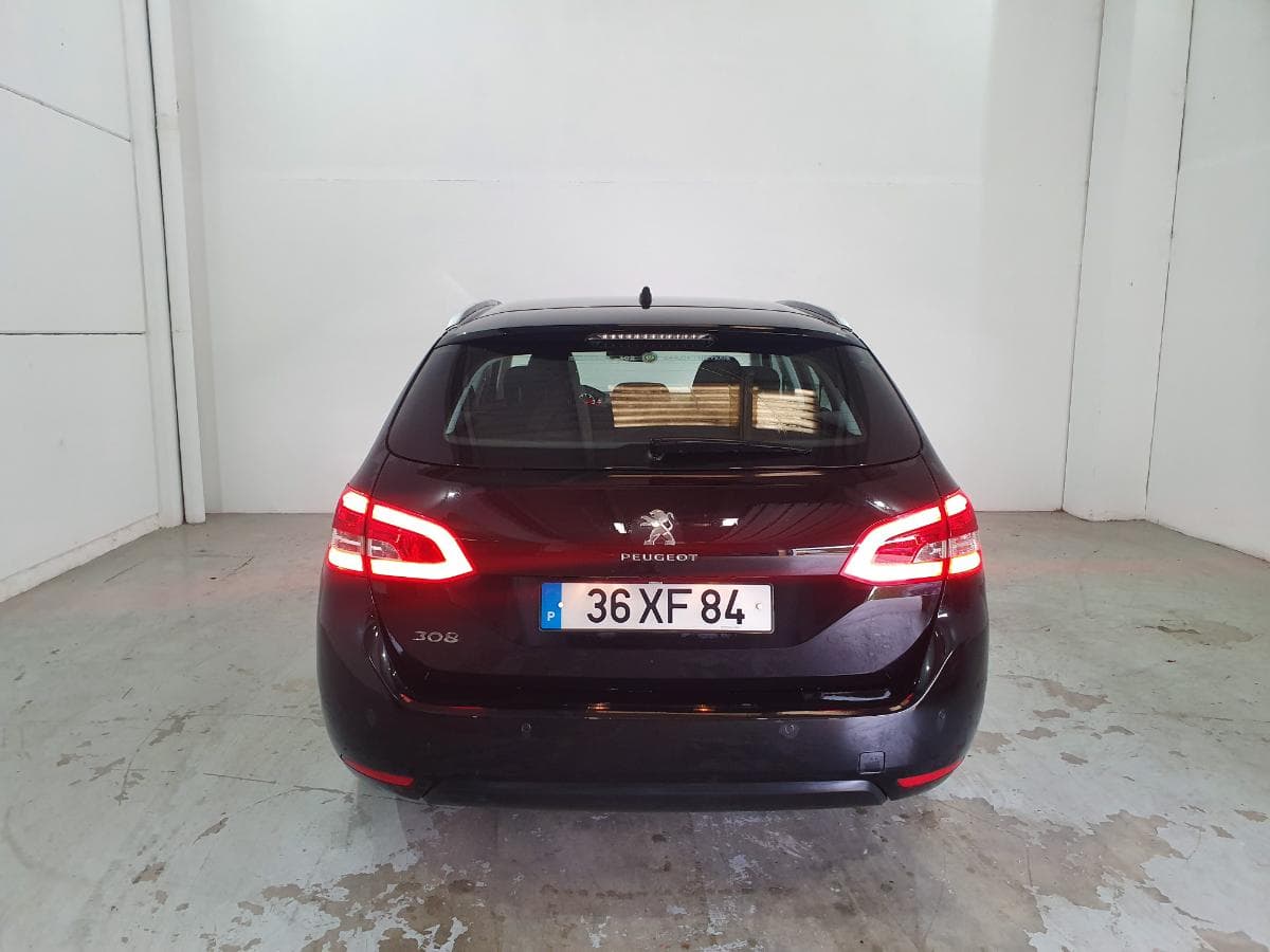 Peugeot 308 SW 1.6 HDI · Ano 2014 — imagen 7