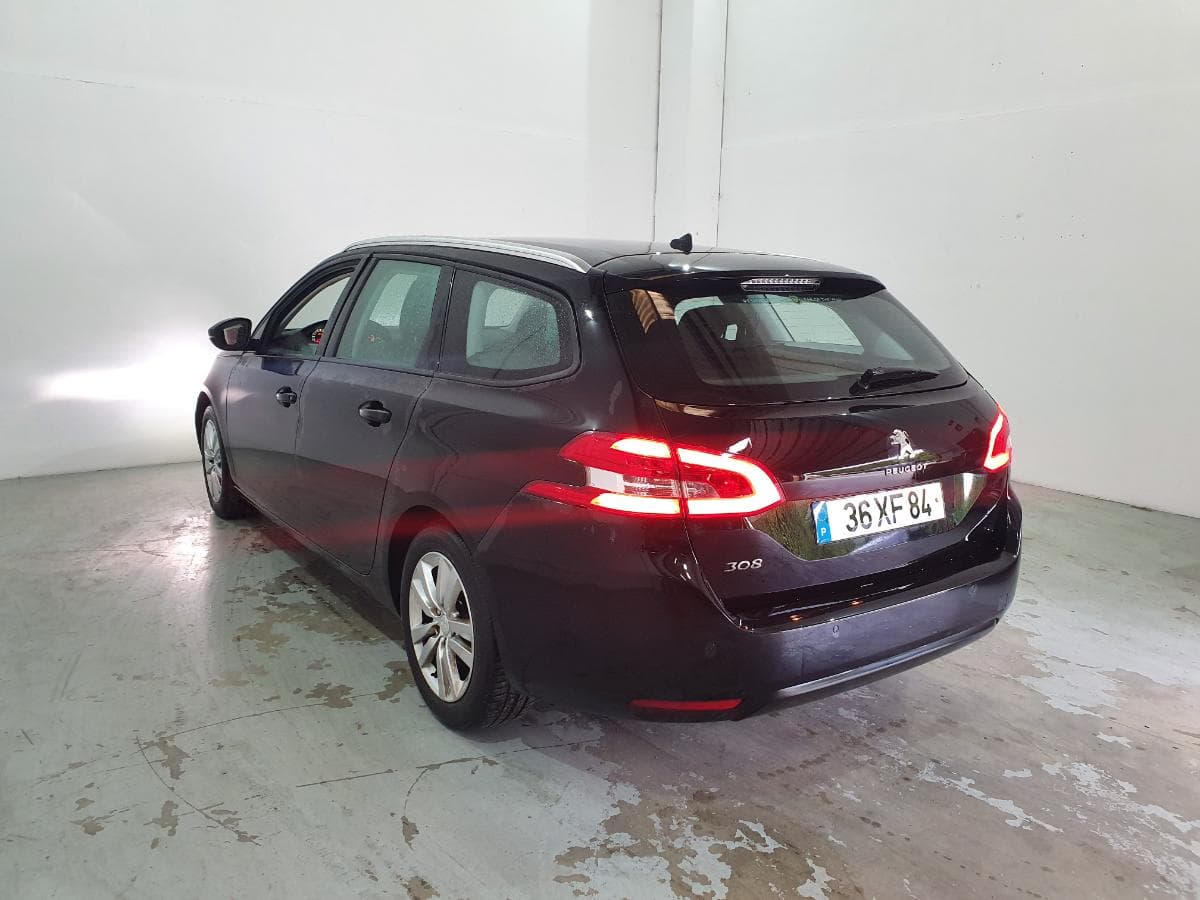 Peugeot 308 SW 1.6 HDI · Ano 2014 — imagen 11
