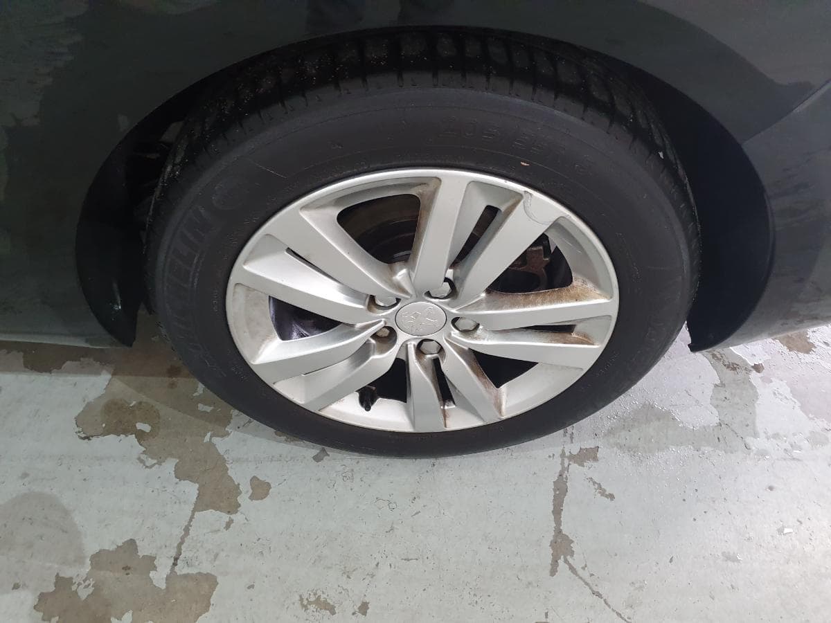 Peugeot 308 SW 1.6 HDI · Ano 2014 — imagen 19