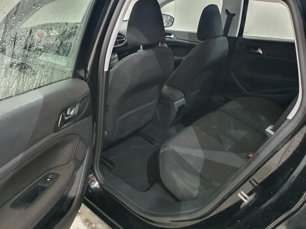 Peugeot 308 SW 1.6 HDI · Ano 2014 — imagen 21