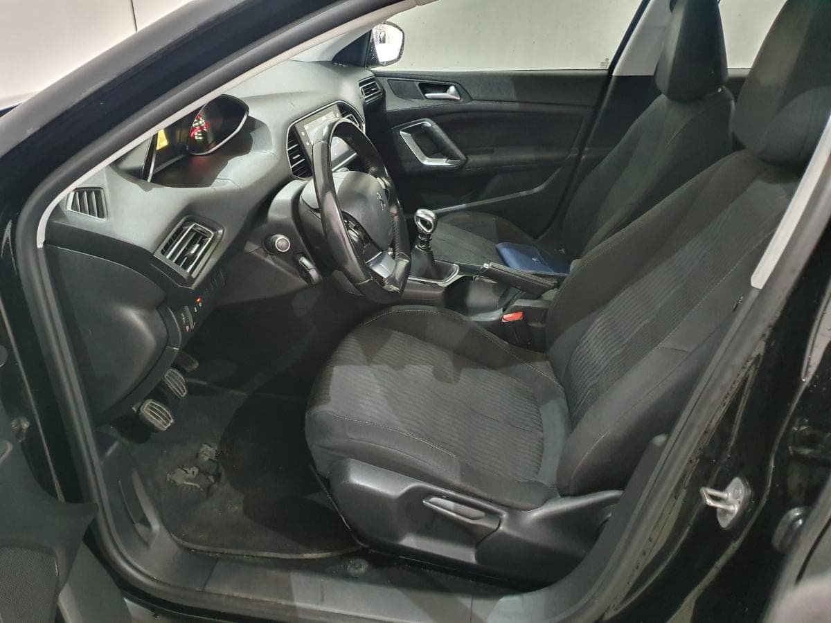 Peugeot 308 SW 1.6 HDI · Ano 2014 — imagen 40