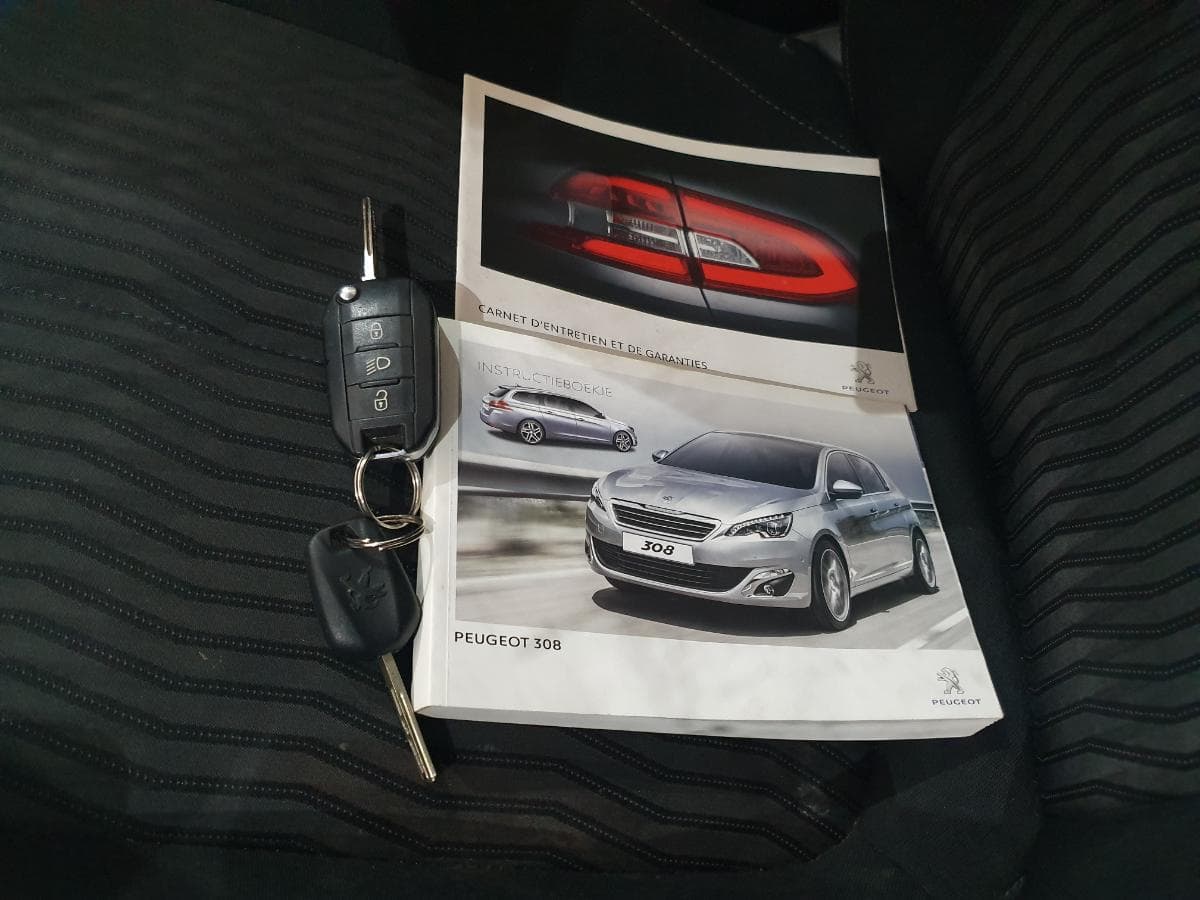 Peugeot 308 SW 1.6 HDI · Ano 2014 — imagen 43
