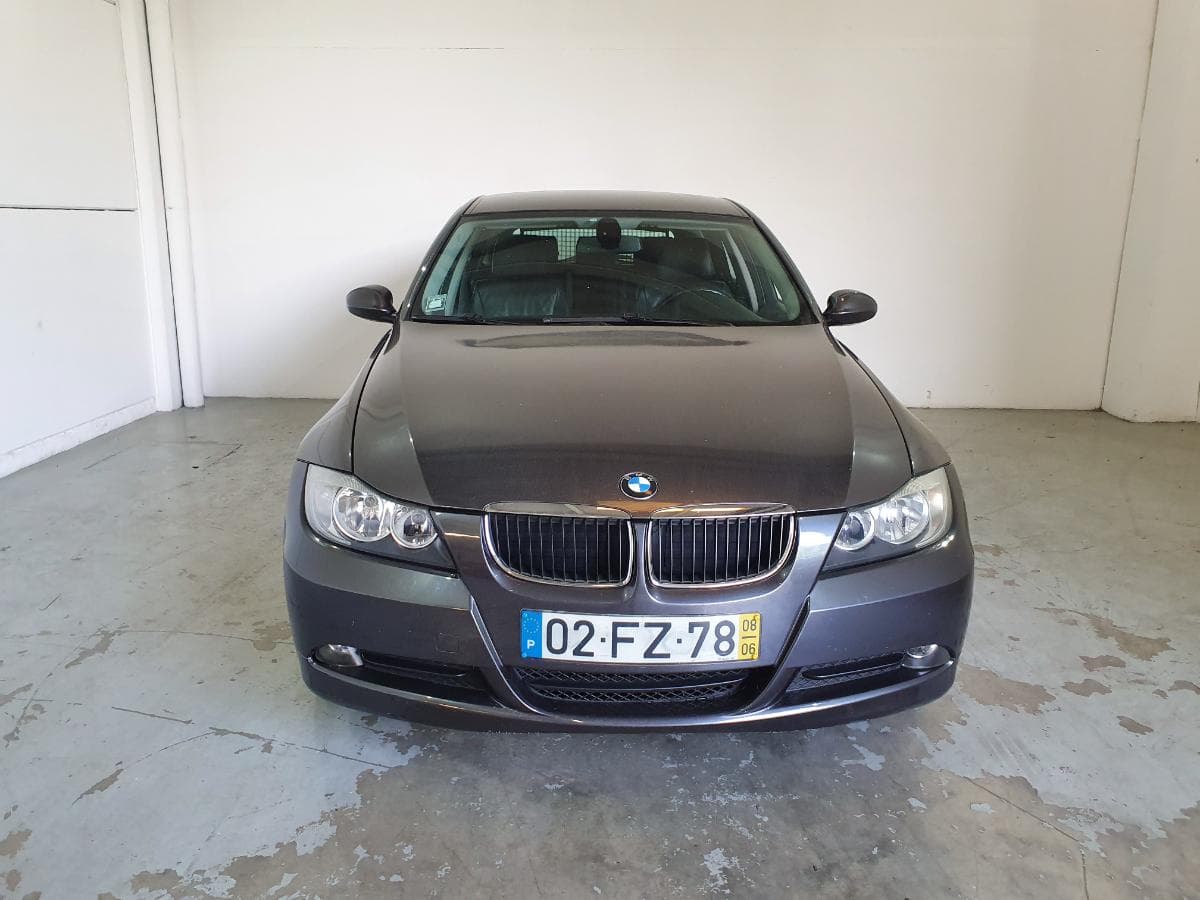 BMW 320D Touring · Ano 2008 — imagen 4