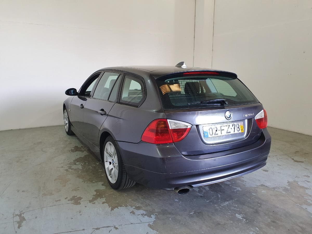 BMW 320D Touring · Ano 2008 — imagen 9