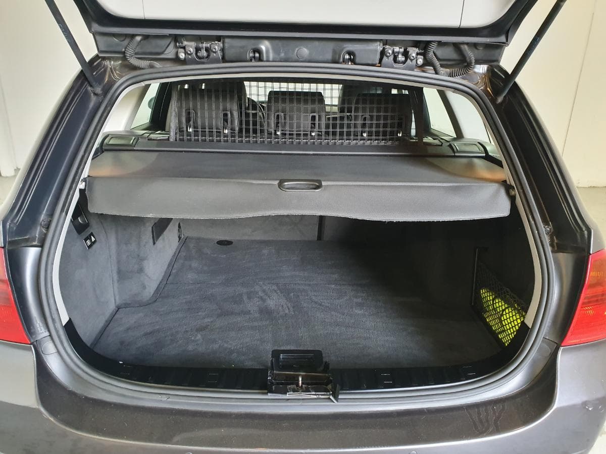 BMW 320D Touring · Ano 2008 — imagen 8