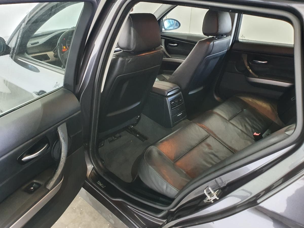 BMW 320D Touring · Ano 2008 — imagen 25