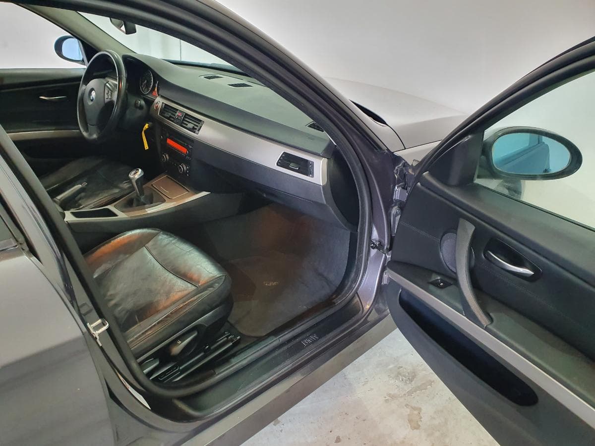 BMW 320D Touring · Ano 2008 — imagen 26