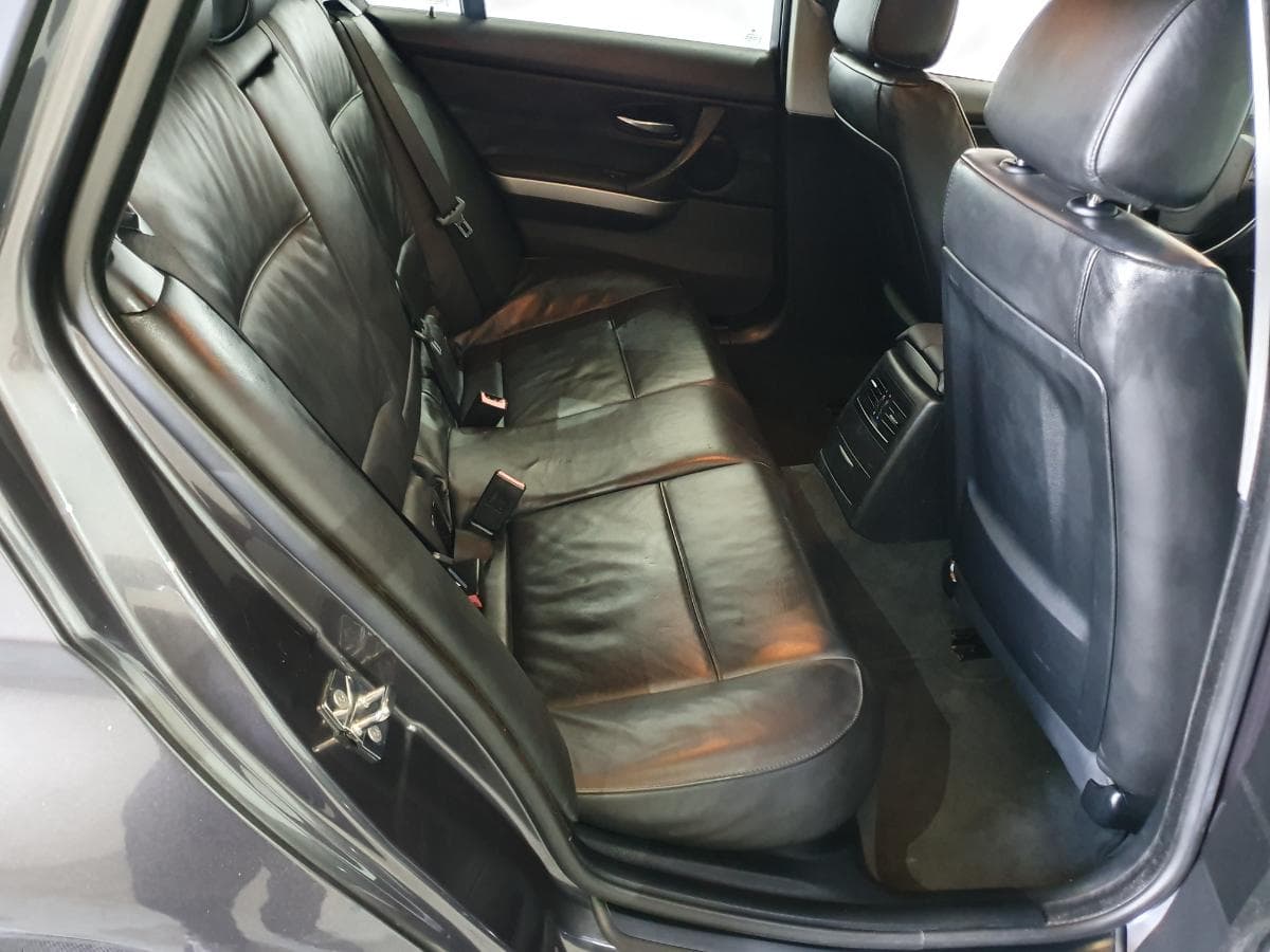 BMW 320D Touring · Ano 2008 — imagen 27