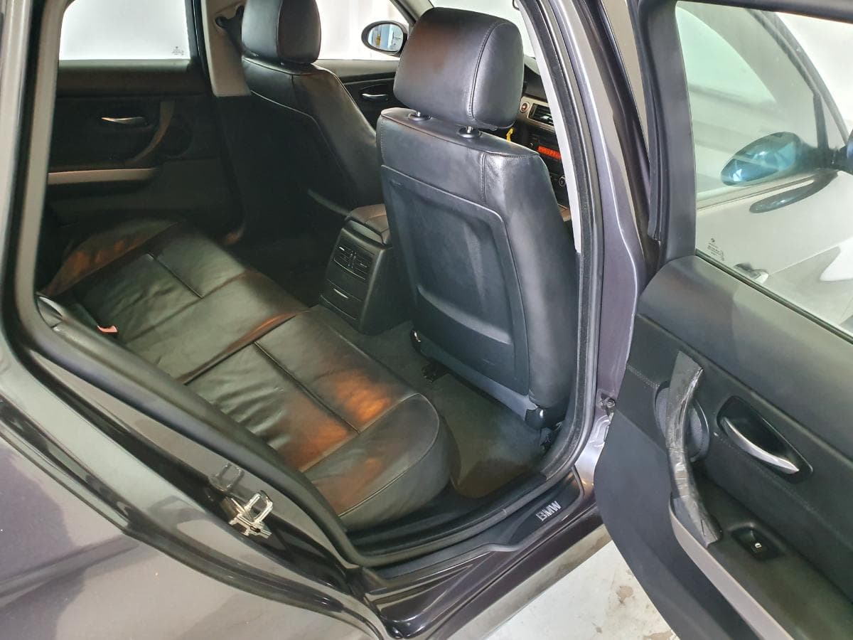BMW 320D Touring · Ano 2008 — imagen 31