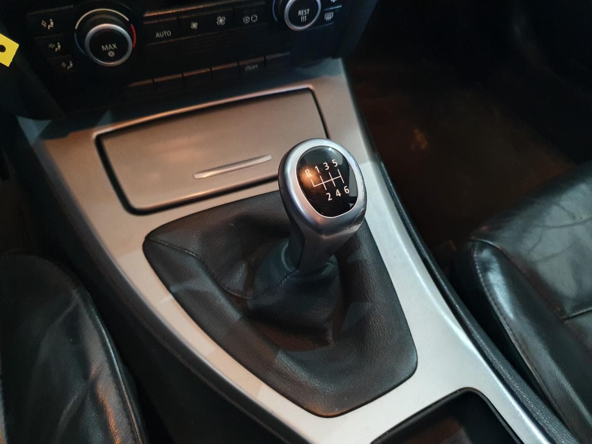 BMW 320D Touring · Ano 2008 — imagen 39