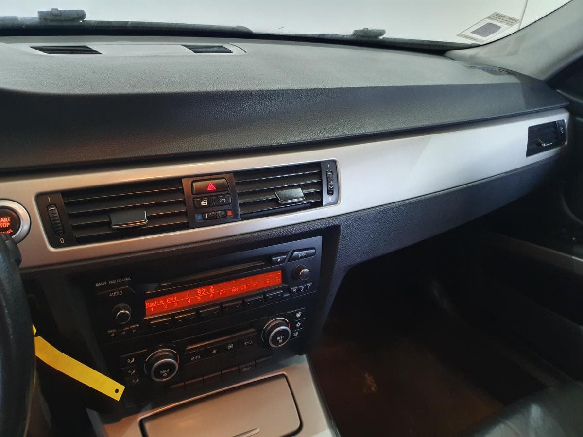BMW 320D Touring · Ano 2008 — imagen 40