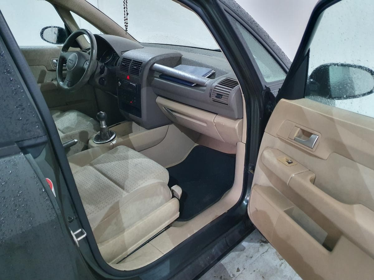 Audi A2 1.4 · Ano 2000 — image 20