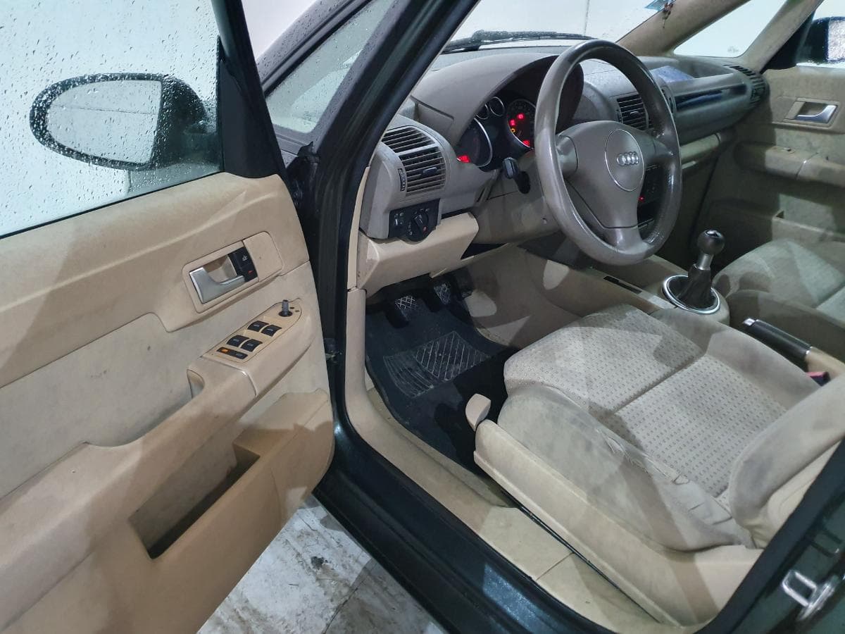 Audi A2 1.4 · Ano 2000 — image 18