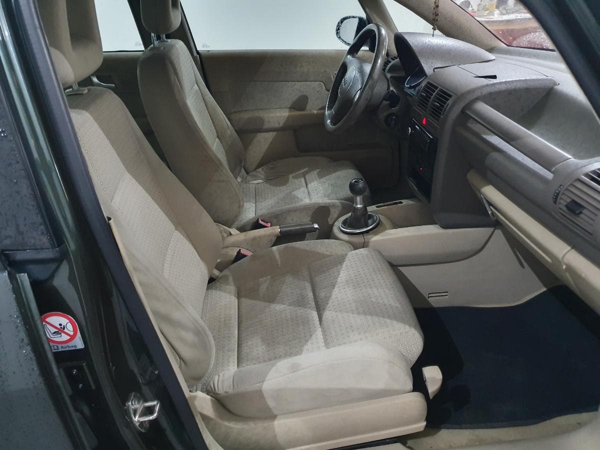 Audi A2 1.4 · Ano 2000 — image 30