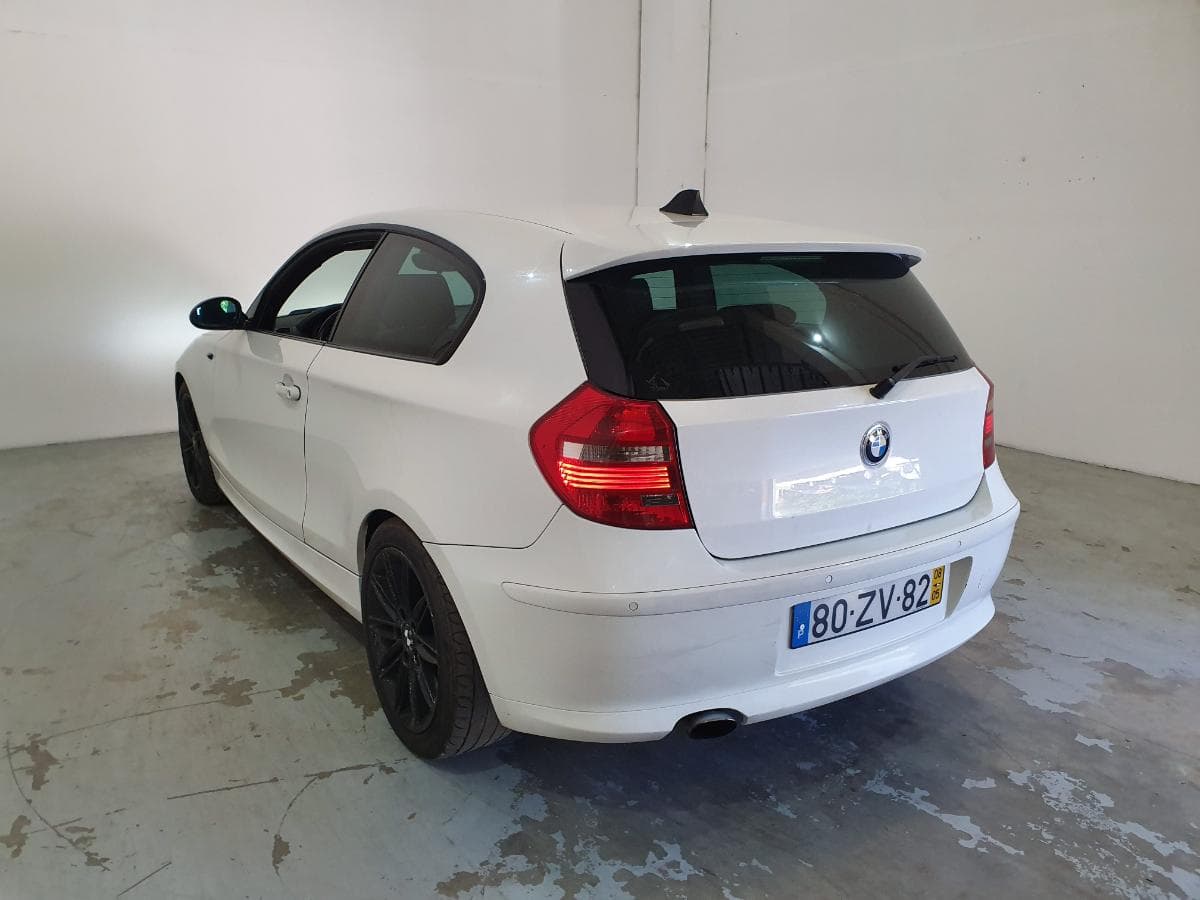 BMW 120D · Ano 2008 — image 10