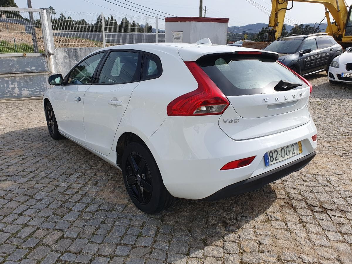 Volvo V40 1.6 D2 · Ano 2014 — image 6