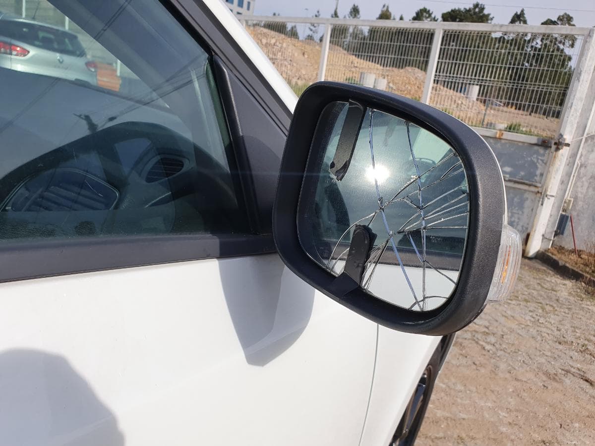 Volvo V40 1.6 D2 · Ano 2014 — image 11