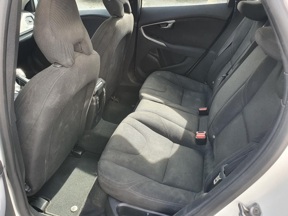 Volvo V40 1.6 D2 · Ano 2014 — image 20