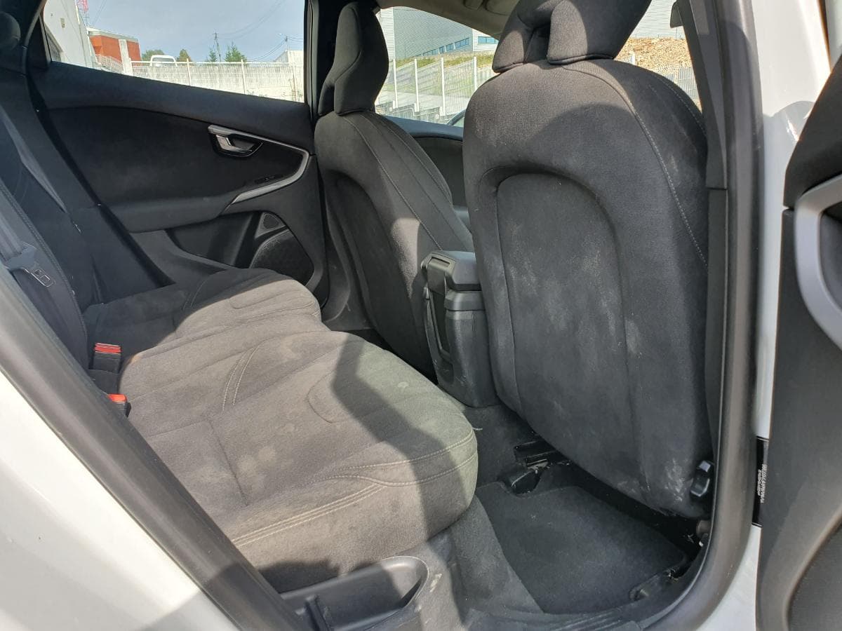 Volvo V40 1.6 D2 · Ano 2014 — image 26