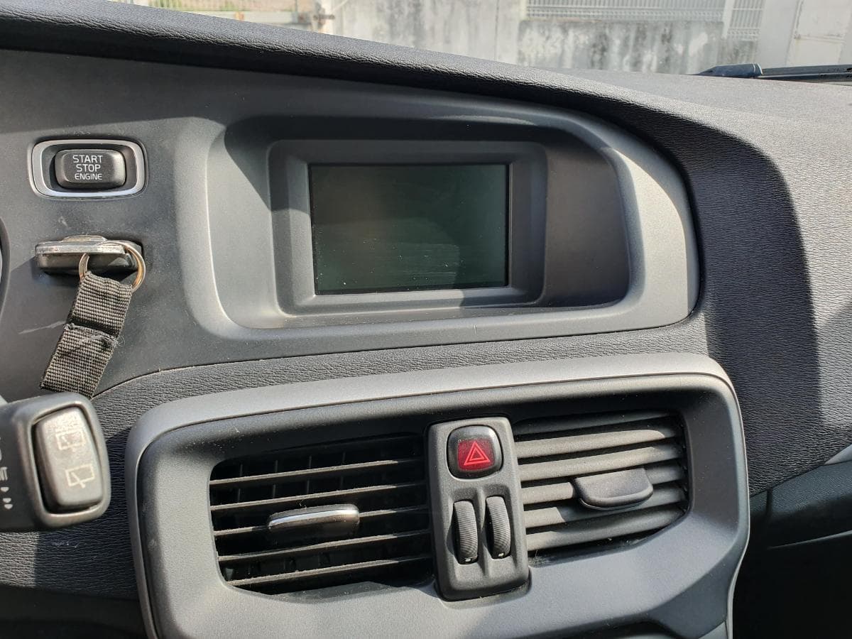 Volvo V40 1.6 D2 · Ano 2014 — image 29