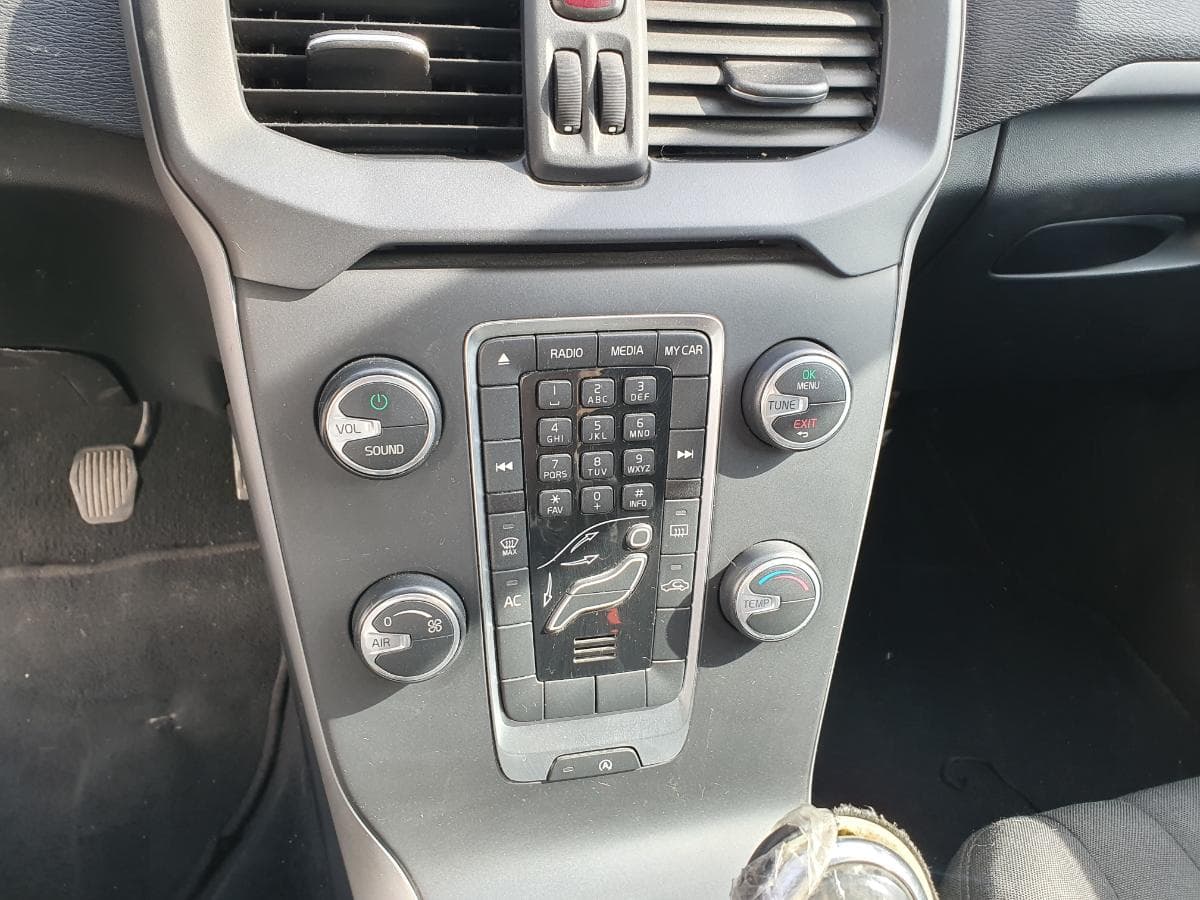 Volvo V40 1.6 D2 · Ano 2014 — image 28