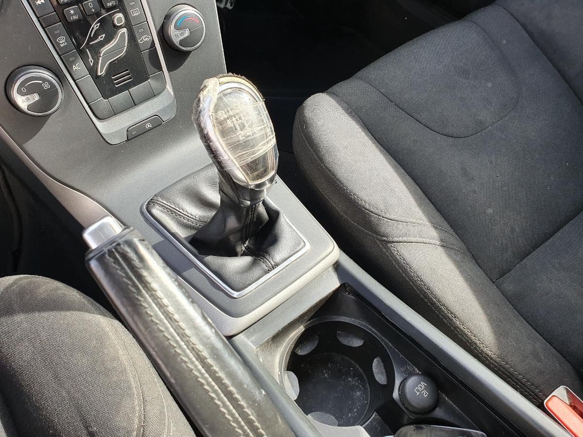 Volvo V40 1.6 D2 · Ano 2014 — image 30