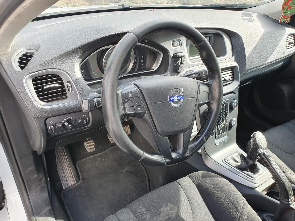 Volvo V40 1.6 D2 · Ano 2014 — image 36