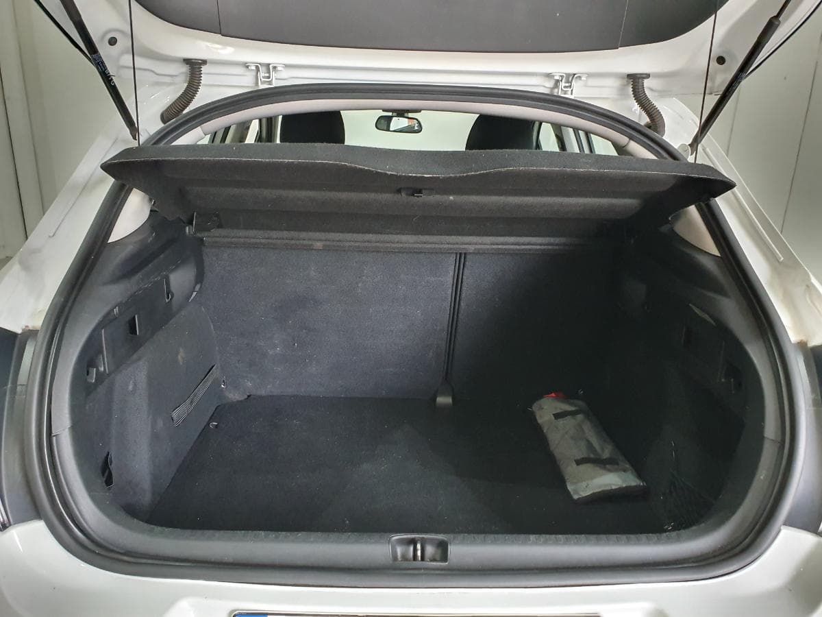 Citroën C4 1.6 Blue HDI · Ano 2016 — imagen 10