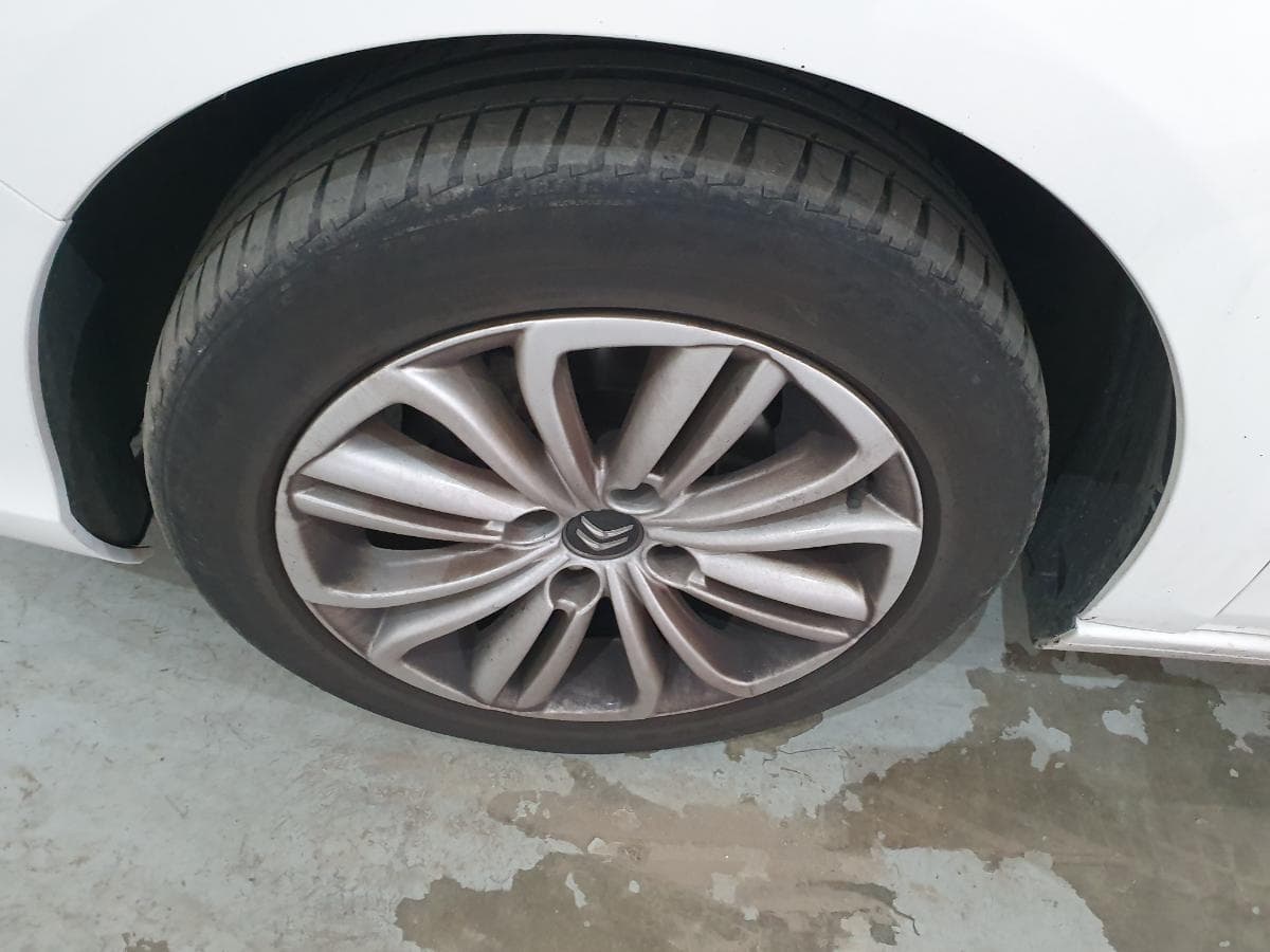 Citroën C4 1.6 Blue HDI · Ano 2016 — imagen 13